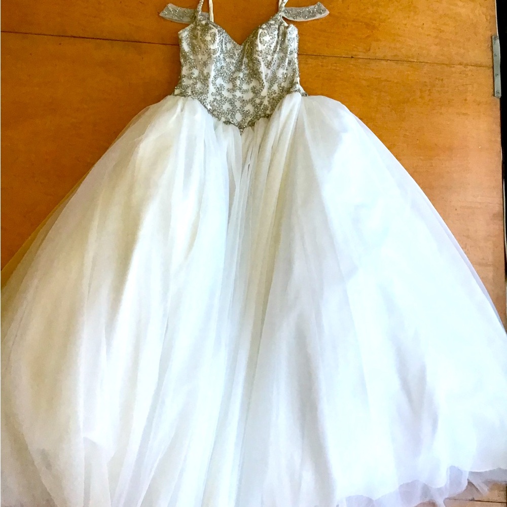 GORGEOUS White Ball Gown w/ Iridescent Rhinestone Bodice~Quinceanera~Size 10